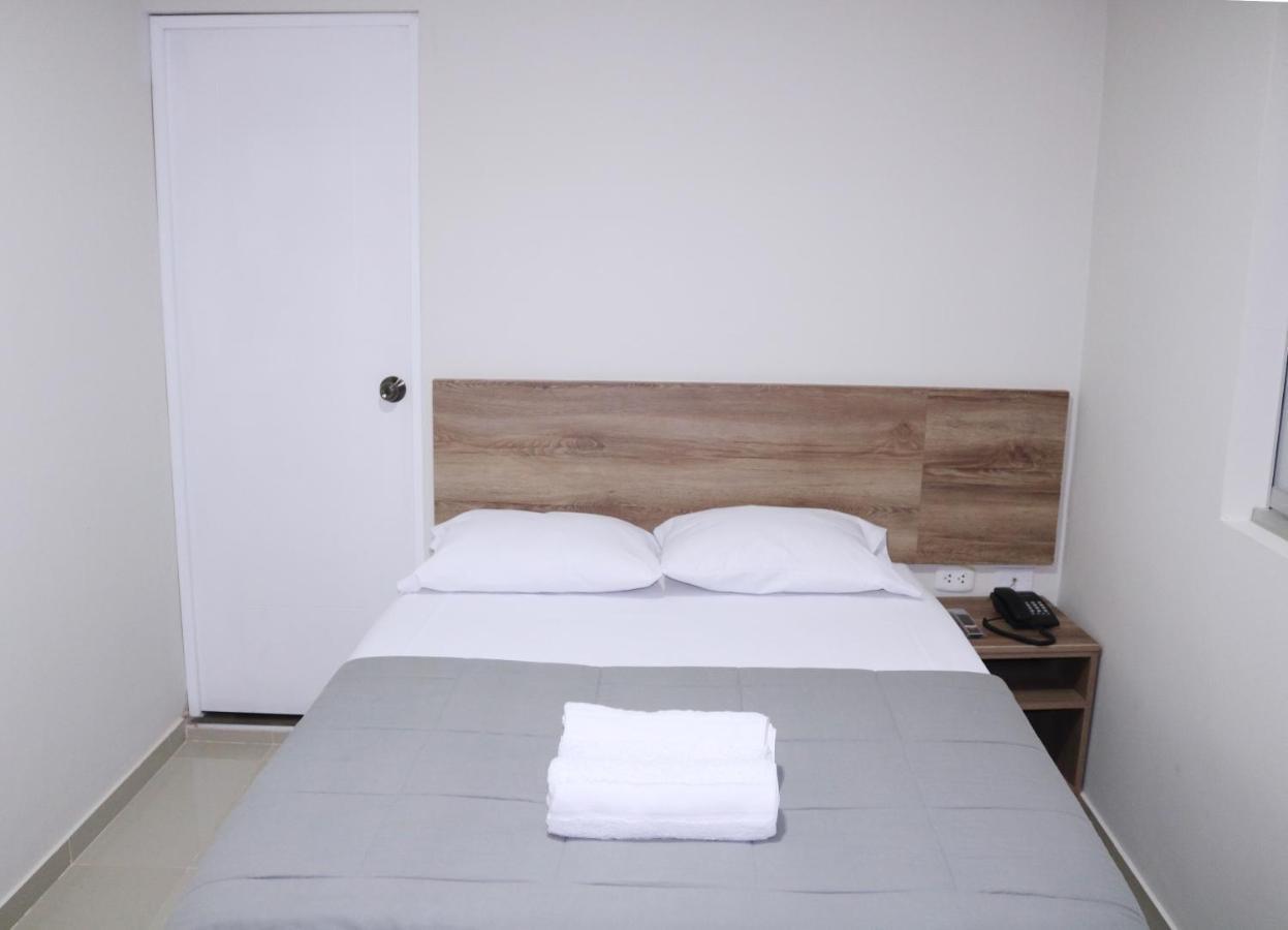 Hotel Kusnaya Piura Buitenkant foto