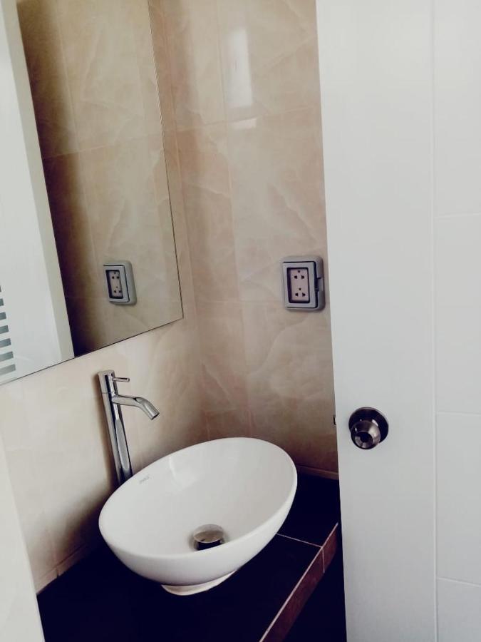 Hotel Kusnaya Piura Buitenkant foto