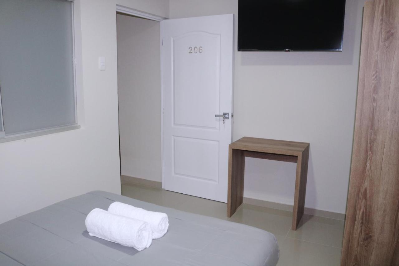 Hotel Kusnaya Piura Buitenkant foto